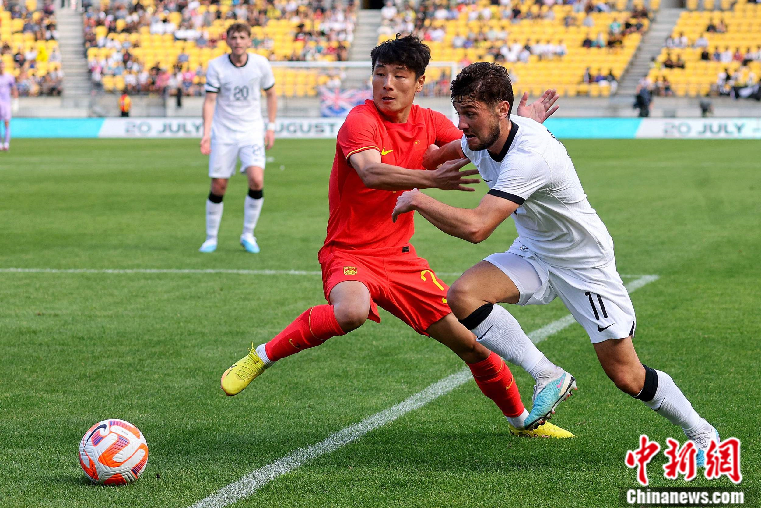 1比2不敌新西兰！新国足亮点有限仍需打磨，扬科