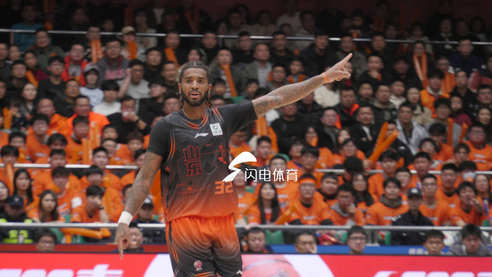 山东男篮客场挑战连胜的上海队 邱彪坦言防守需