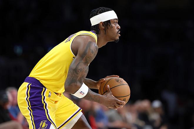 活塞力克湖人终结湖人九连胜 范德比尔特表现引