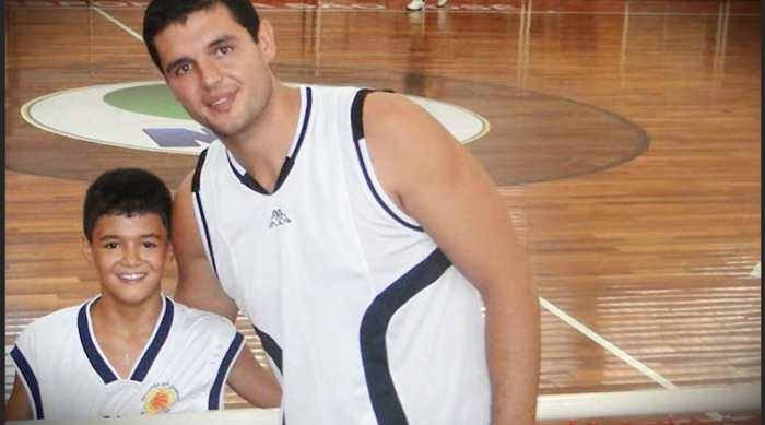 巴西球员桑托斯逆袭NBA获3年1500万续约