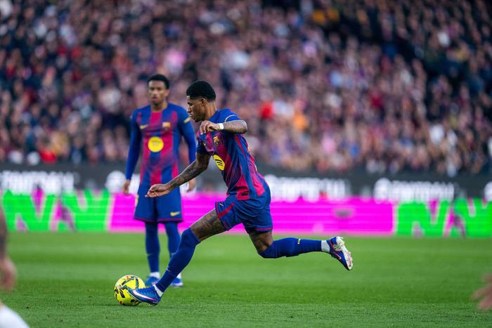 拉菲尼亚伤缺巴萨或启动3000万买断条款