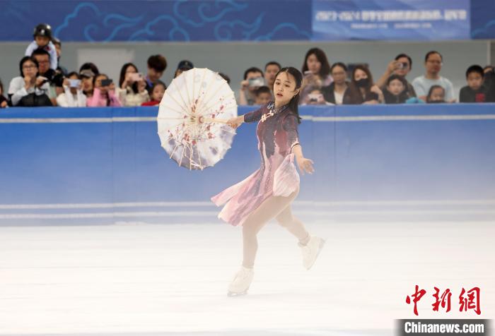 米申花样滑冰俱乐部与庞清佟健国际滑冰俱乐部