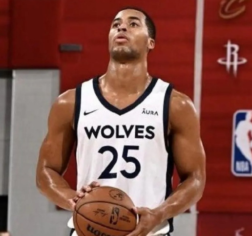 辽宁男篮签约内线大外援