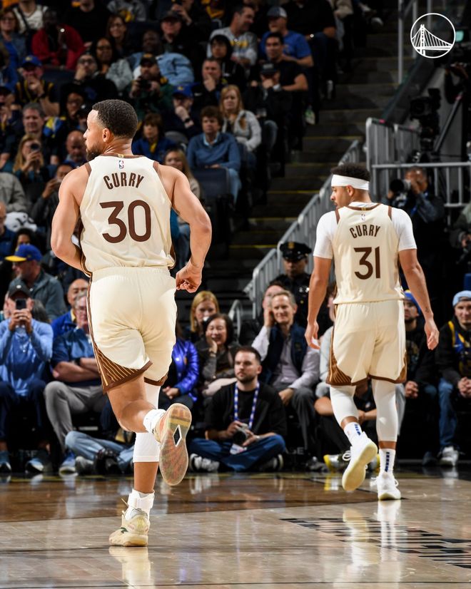 勇士逆转国王终结四连败 阿丘瓦13分难救主