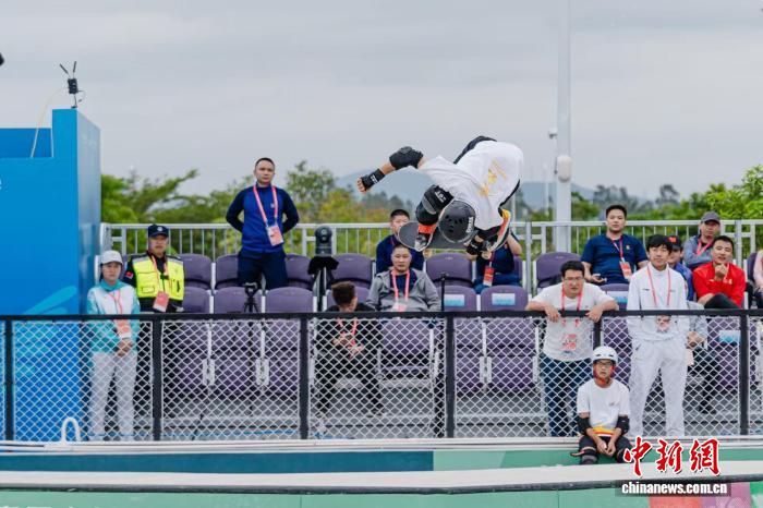 陈烨逆转夺冠 滑板首金花落广东